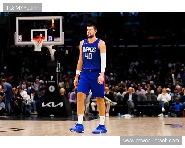 快船不敌尼克斯暴露空间问题，祖巴茨在场影响小卡突破效率